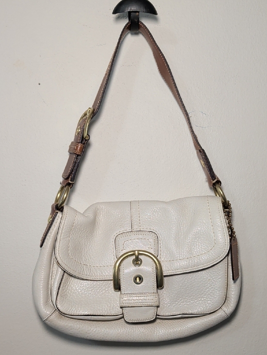 Coach Handbags - Coach Soho Flap Bag in Cream Pebbled Leather Brown Handle Brass Hardware Y2K